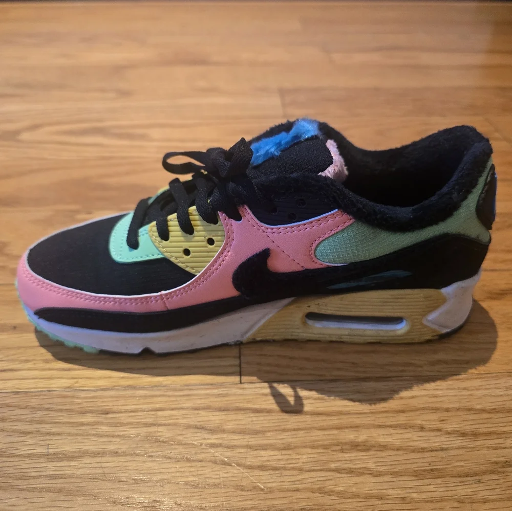Nike Air Max 90 Sneakers - Picture 6 of 9